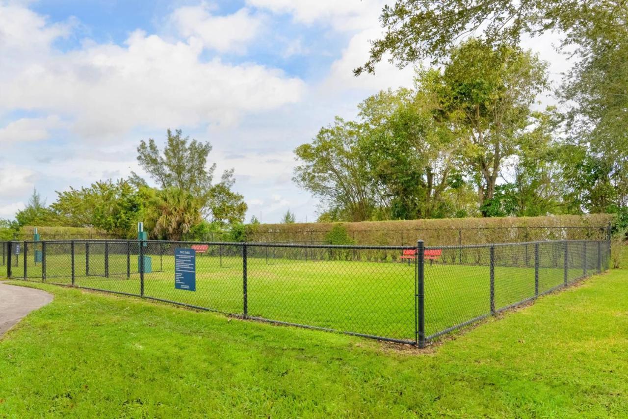 Tucker At Palm Trace Landings Lauderdale Apartamento Davie